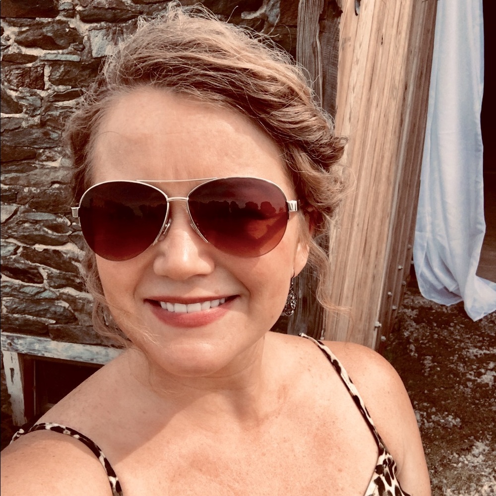Meet your Posher, Megan